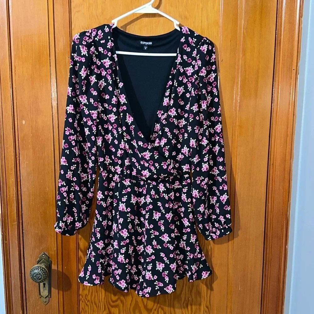 Express romper size extra small. - Picture 3 of 5